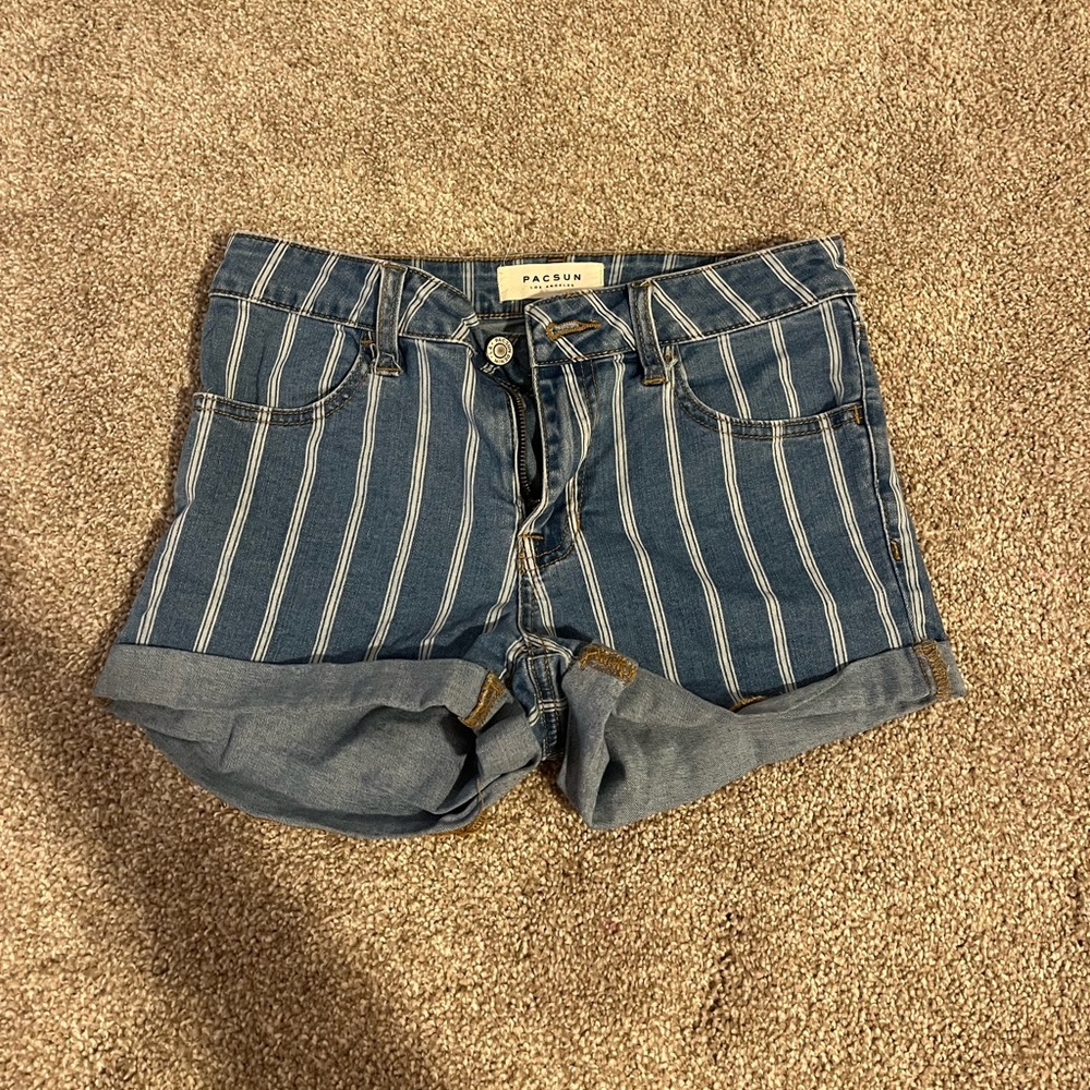 Short pinstriped denim shorts, size 26 waist